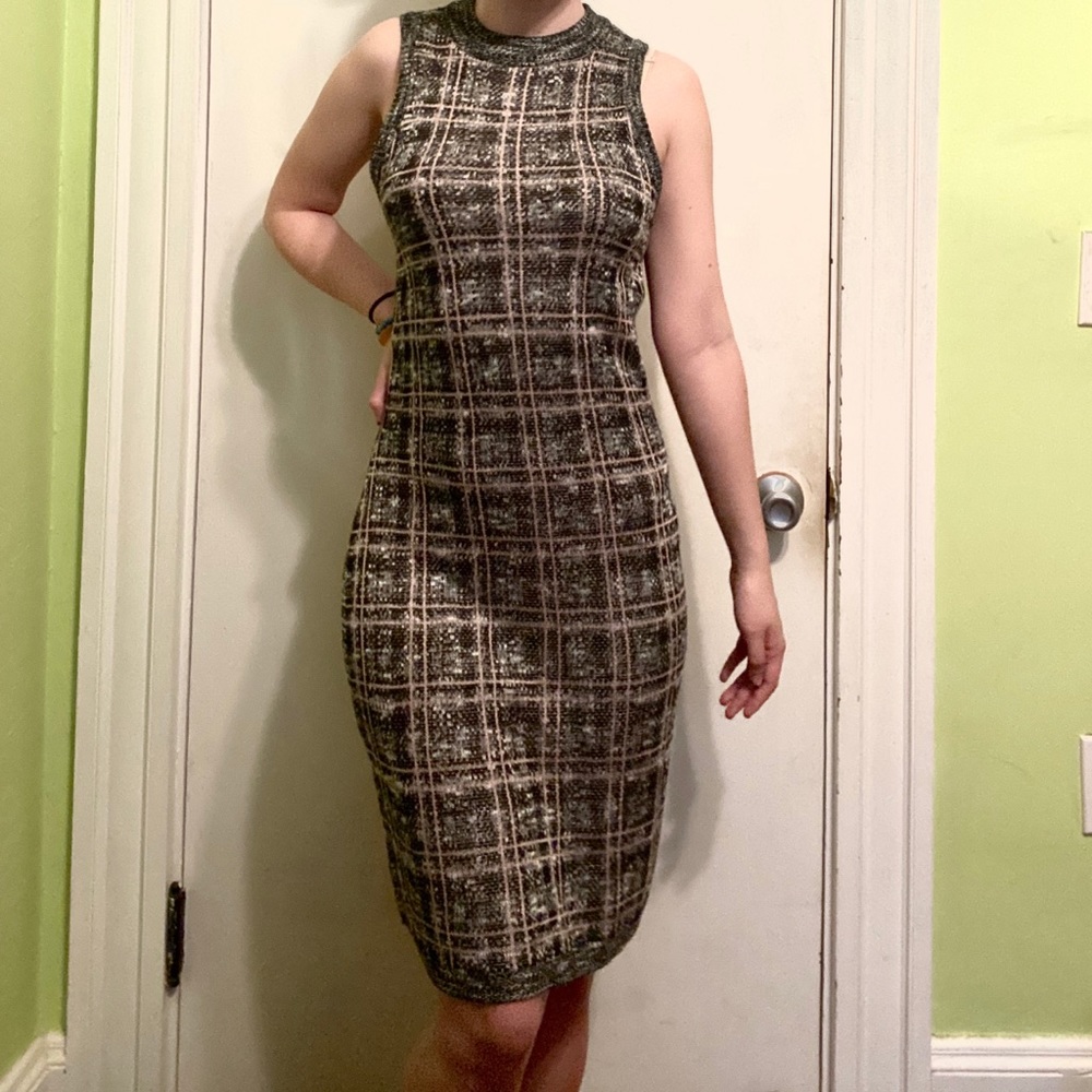Black Plaid Form Fitting Sleeveless Sweater Dress